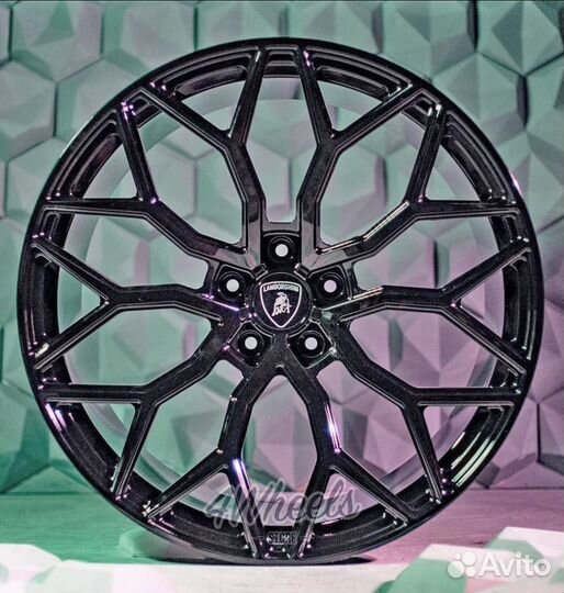 Кованые диски Lamborghini Urus R23