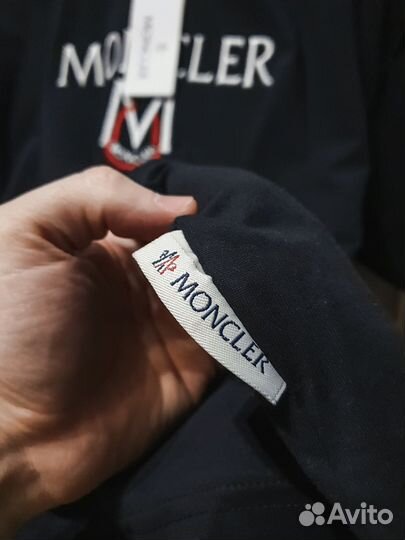 Футболка Moncler: идеальный выбор для стиля