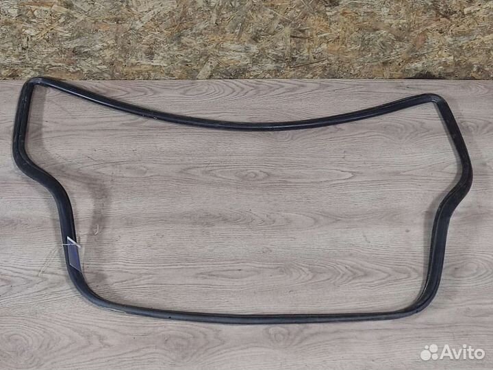 Уплотнитель крышки багажника, Volvo 850