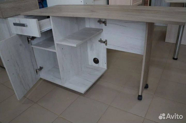 Швейный стол, Новый в наличии