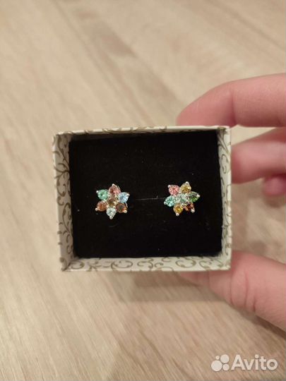 Серебряные серьги с самоцветами