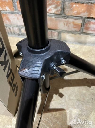 Стойки для студийных мониторов, колонок с площадко