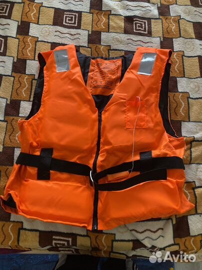 Спасательный жилет