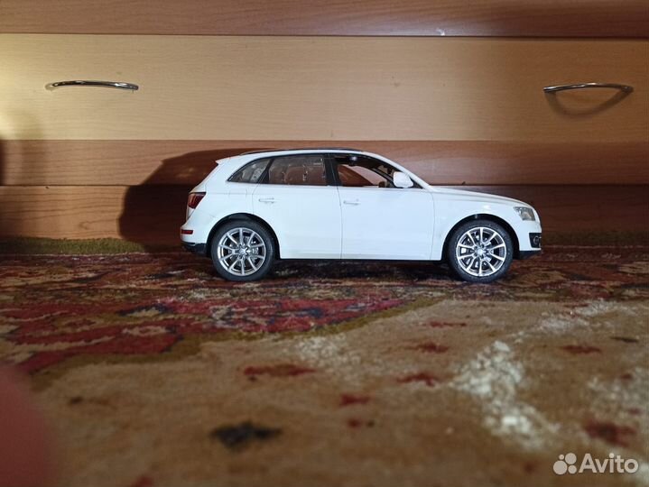 Модель машины audi Q5