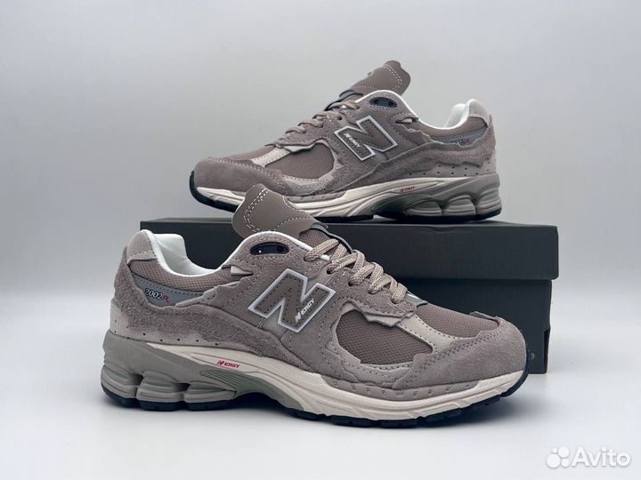 New balance 2002r