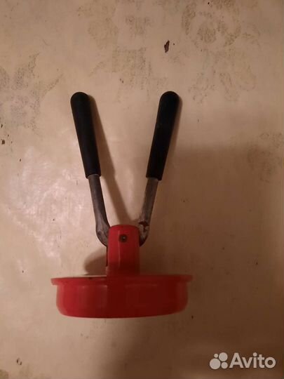 Закаточная машинка для консервирования банок