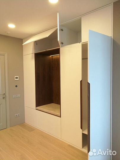 Распашной шкаф