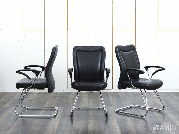 Офисное кресло