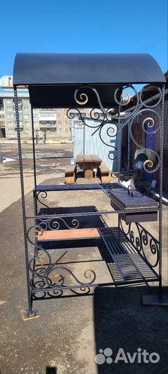 Мангал с крышей