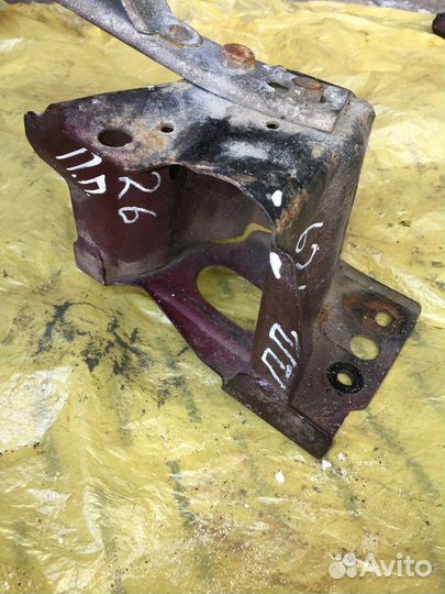 Кронштейн переднего бампера Mazda 626 GE 91-97 гг