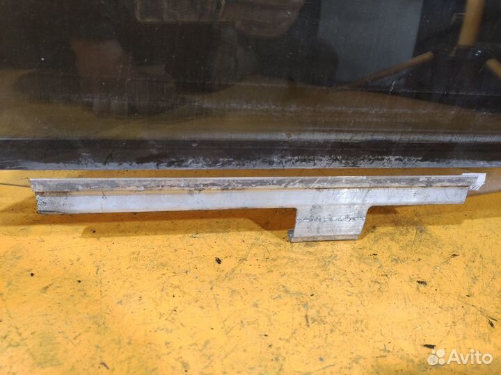 Стекло заднее левое для Mercedes-Benz W140