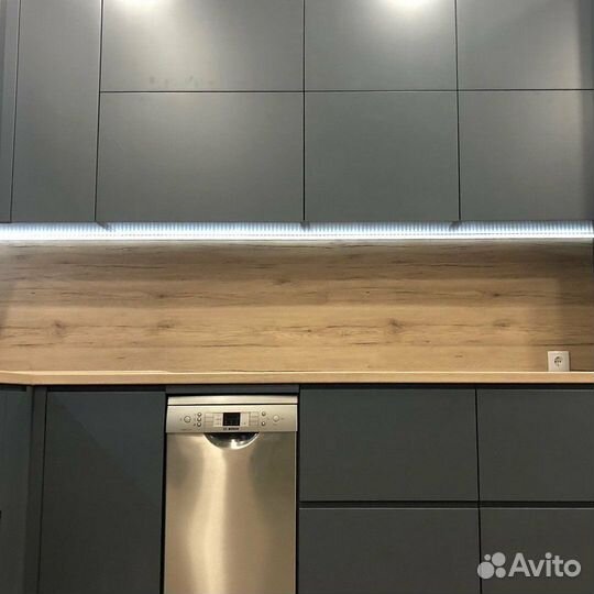 Кухня со встроенной техникой под заказ