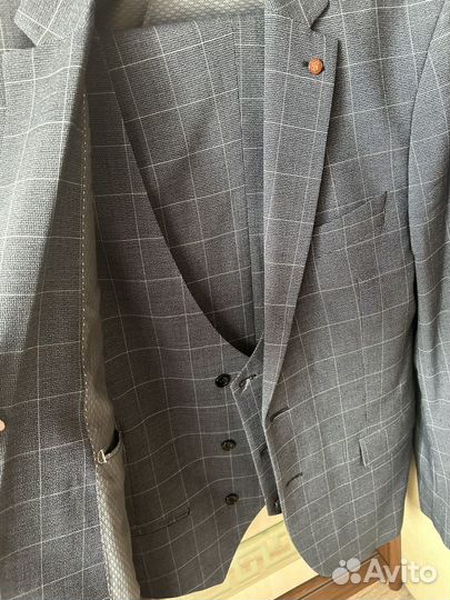 Мужской костюм тройка 52