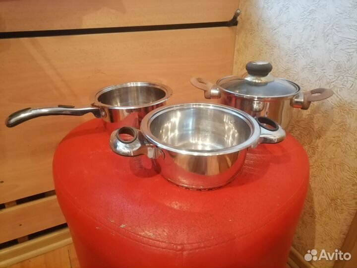 Набор кастрюль
