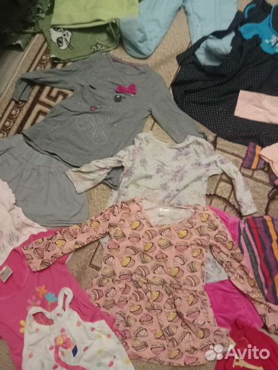 Два больших покера вещей на девочку