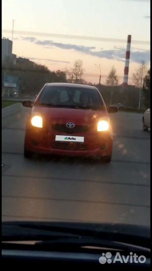 Toyota Yaris 1.0 МТ, 2007, битый, 200 000 км
