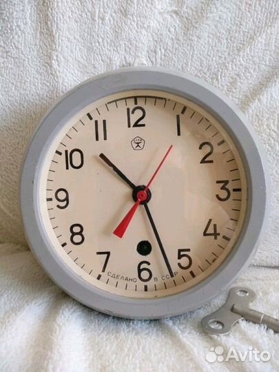 Часы каютные
