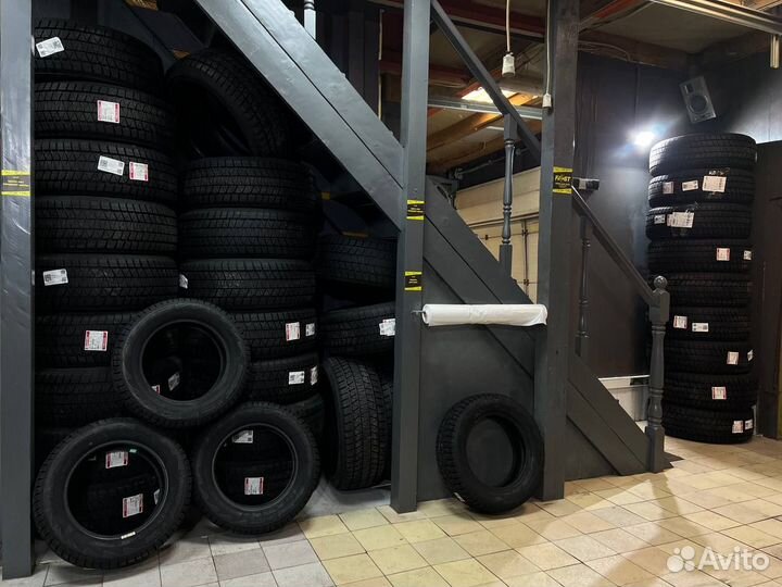 Nokian Tyres Hakkapeliitta 10p SUV 315/35 R21 111T