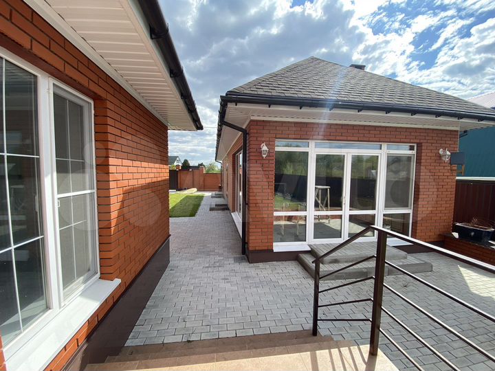 Дом 314,4 м² на участке 7,1 сот.