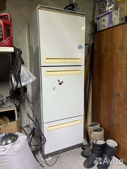 Холодильник бу stinol трехкамерный