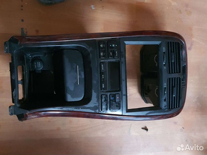 Консоль центральная Kia Magentis рест. 2004