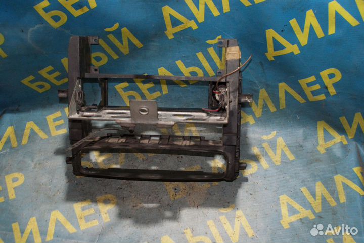 Рамка магнитолы Audi A6 C4