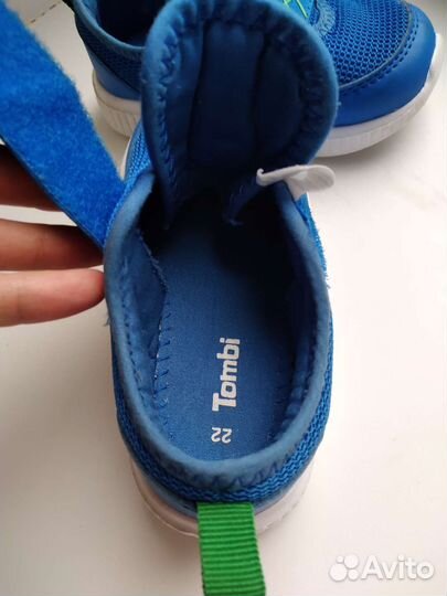 Кроссовки детские