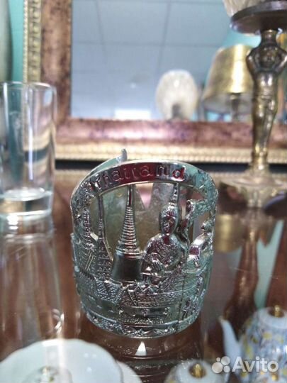 Подрюмочники с рюмками