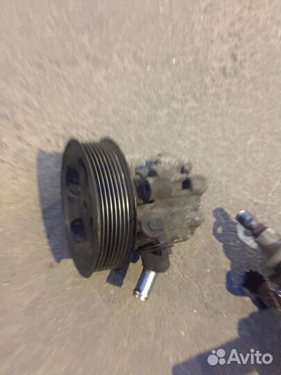 Насос гур Toyota Land Cruiser, 200 Series