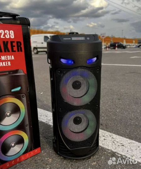 Громкая портативная колонка