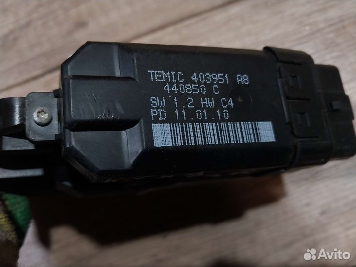 Моторчик стеклоподьемника Kia Ceed 1 ED задний