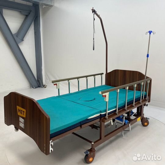 Мед. кровать c туалетом и переворотом Мet Remeks