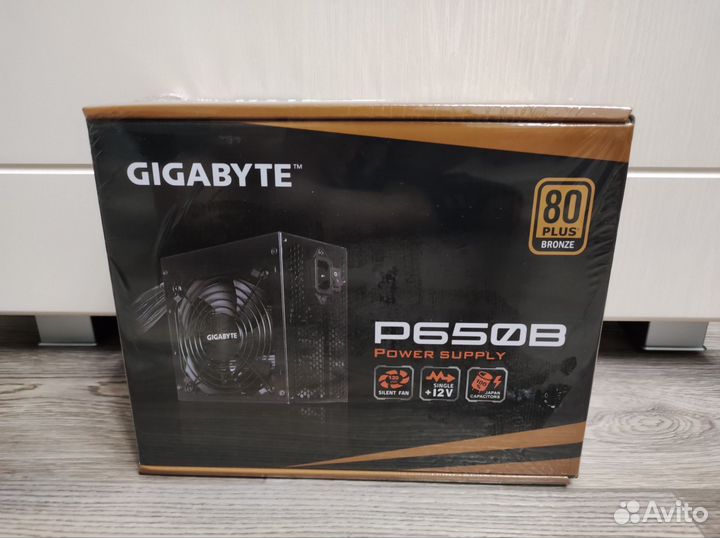 Блок питания Gigabyte 650 Вт новый