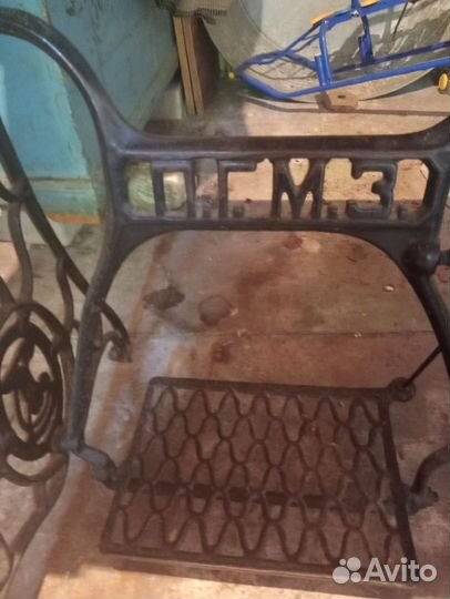 Швейная машина Singer