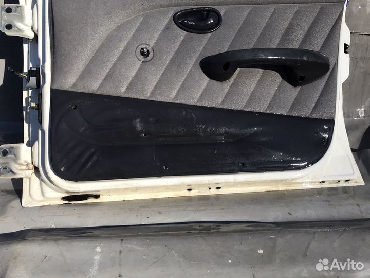 Дверь передняя правая fiat albea