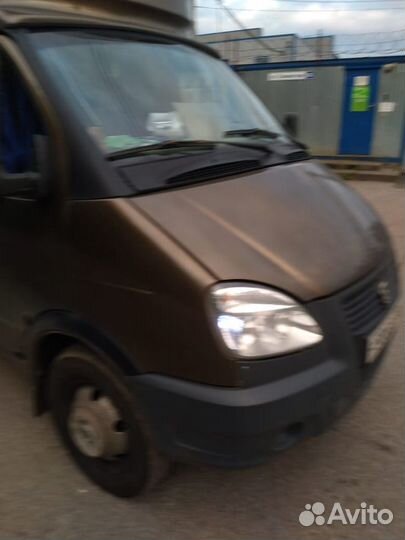 Водитель с личным грузовым автомобилем