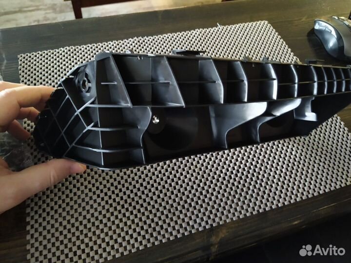 Кронштейн крепления заднего бампера Toyota bB