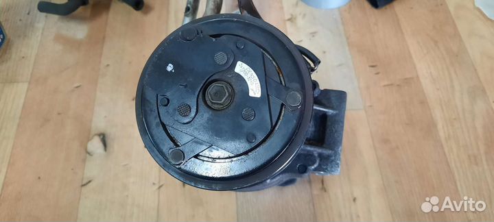 Компрессор кондиционера Subaru Tribeca 3.0