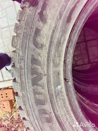 Dunlop SP Winter Ice 01 215/65 R16