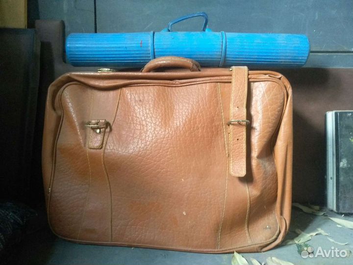 Чемодан, кейс, тубус