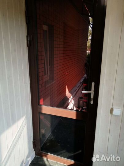 Алюминиевая дверь бу