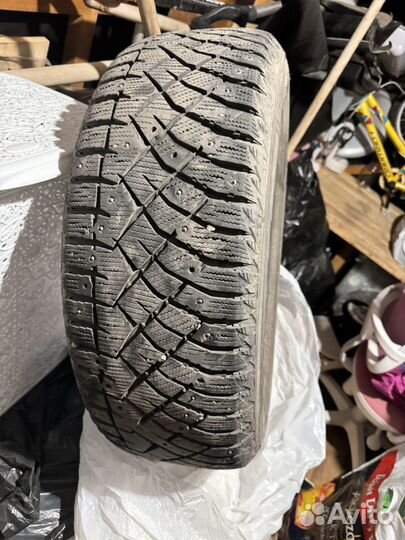 Nitto Therma Spike 225/65 R17 106T