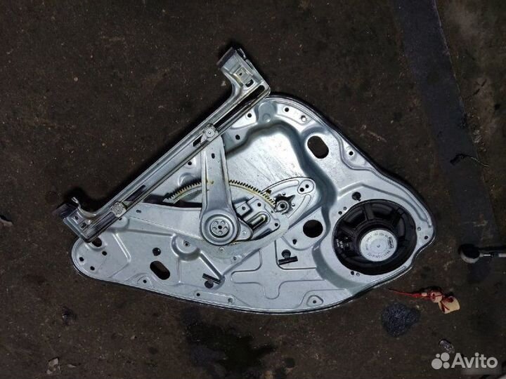 Стеклоподъемник задний правый Ford Focus 2