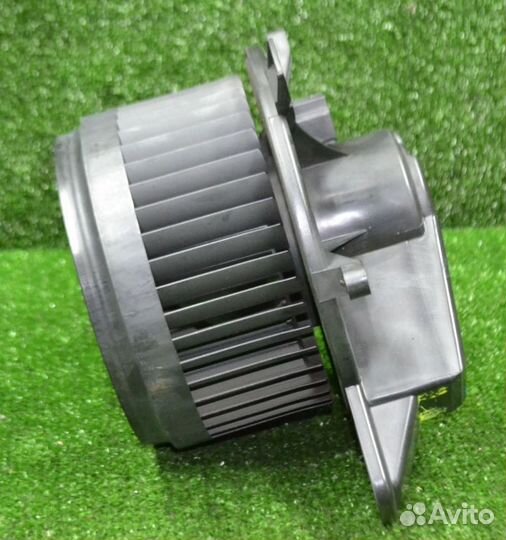 Моторчик печки jeep Гранд Чероки 4