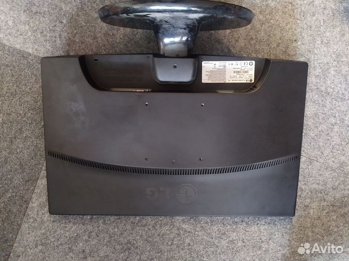 Монитор LG flatron W22435