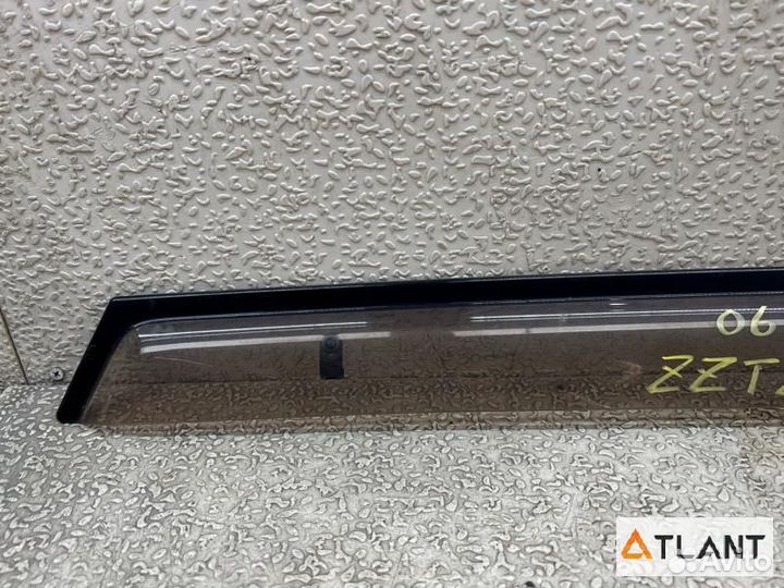 Ветровик задний правый toyota caldina