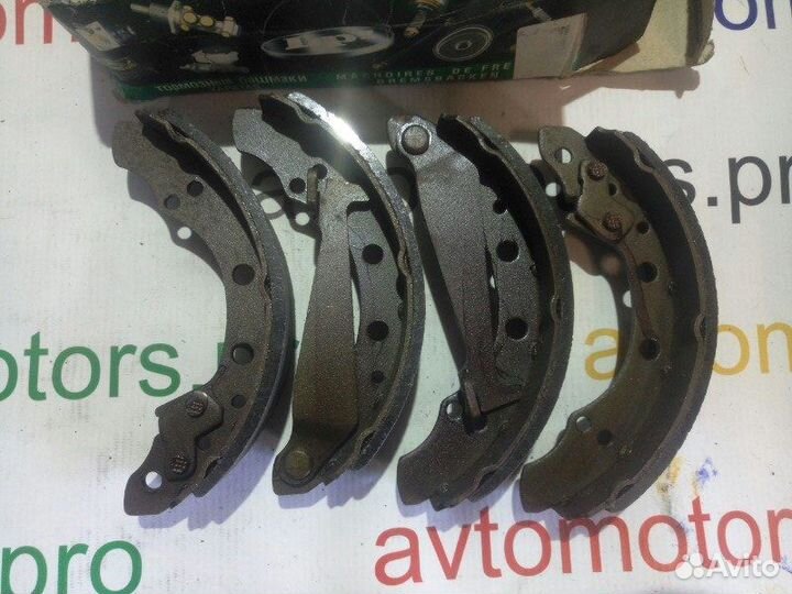 Тормозные колодки заднее Audi 80 90 100