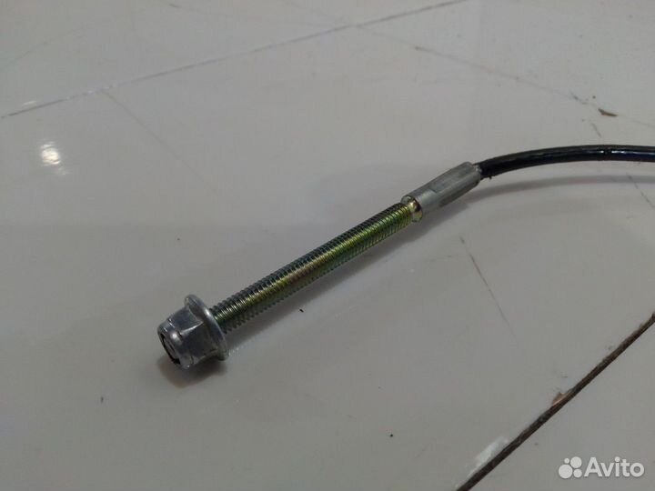 Трос стояночного тормоза центральный