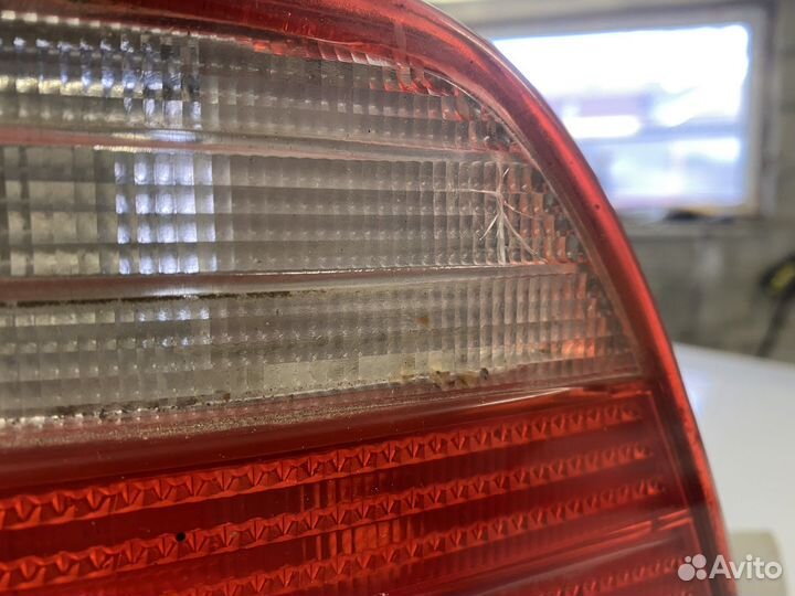 Задний фонарь w140