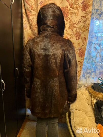 Шуба из нутрии с капюшоном